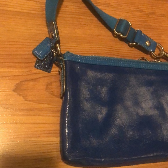 Coach Poppy Leather Swingpack Crossbody Bag Blue Patent Purse - Picture 3 of 5